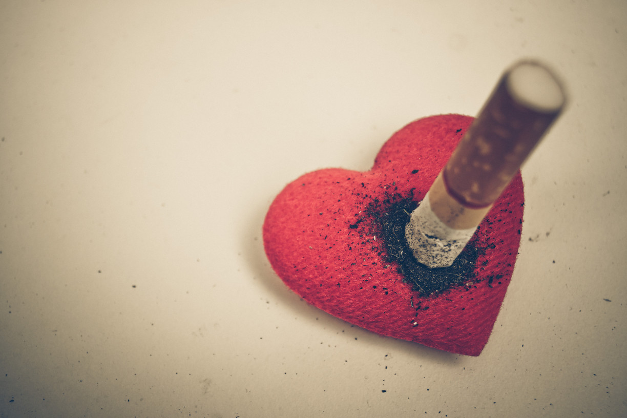 Почему от курения болит сердце